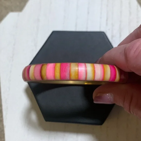 Vintage Bangle Bracelet - Picture 3 of 5